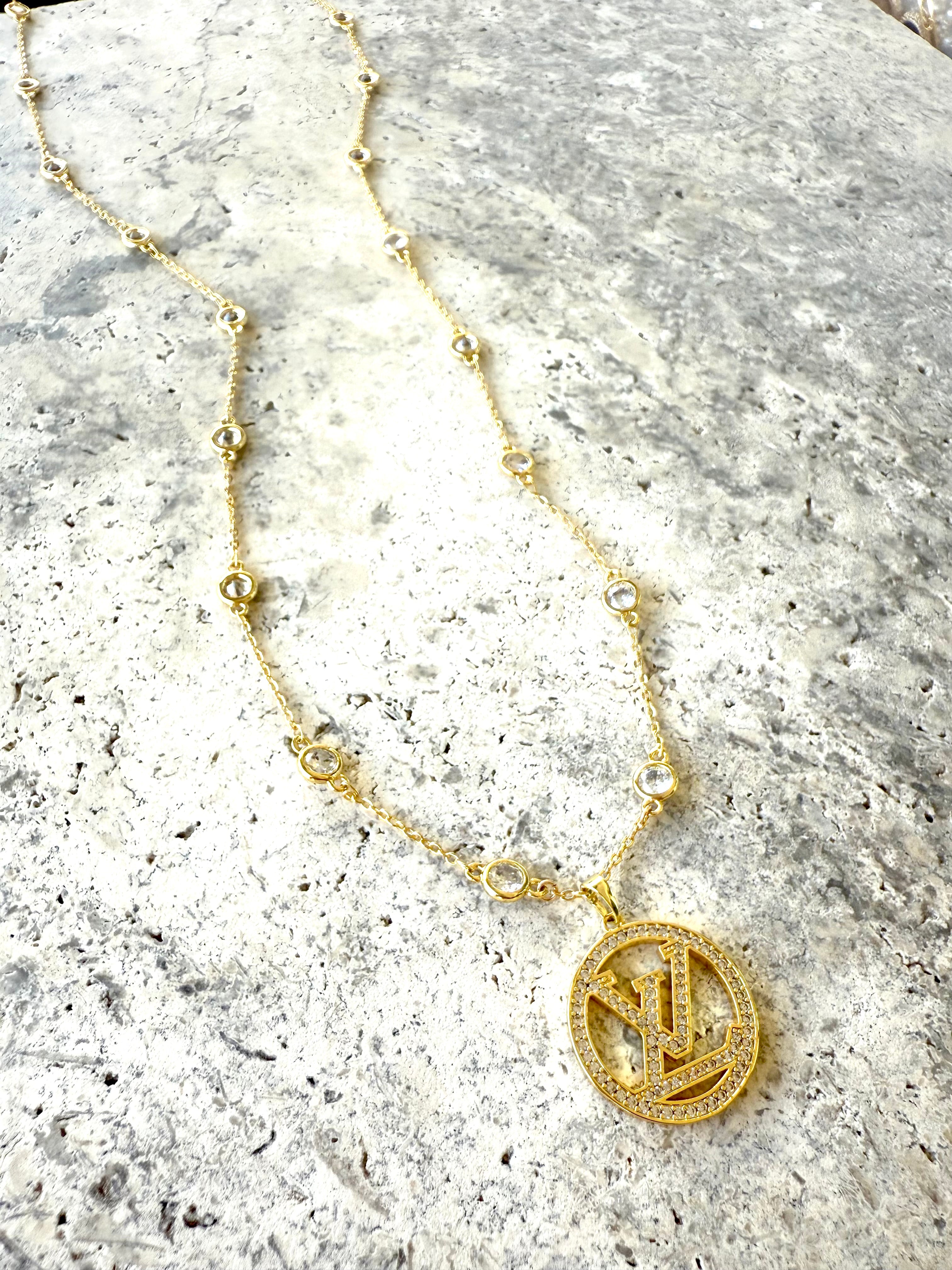 Round Logo Layer Necklace