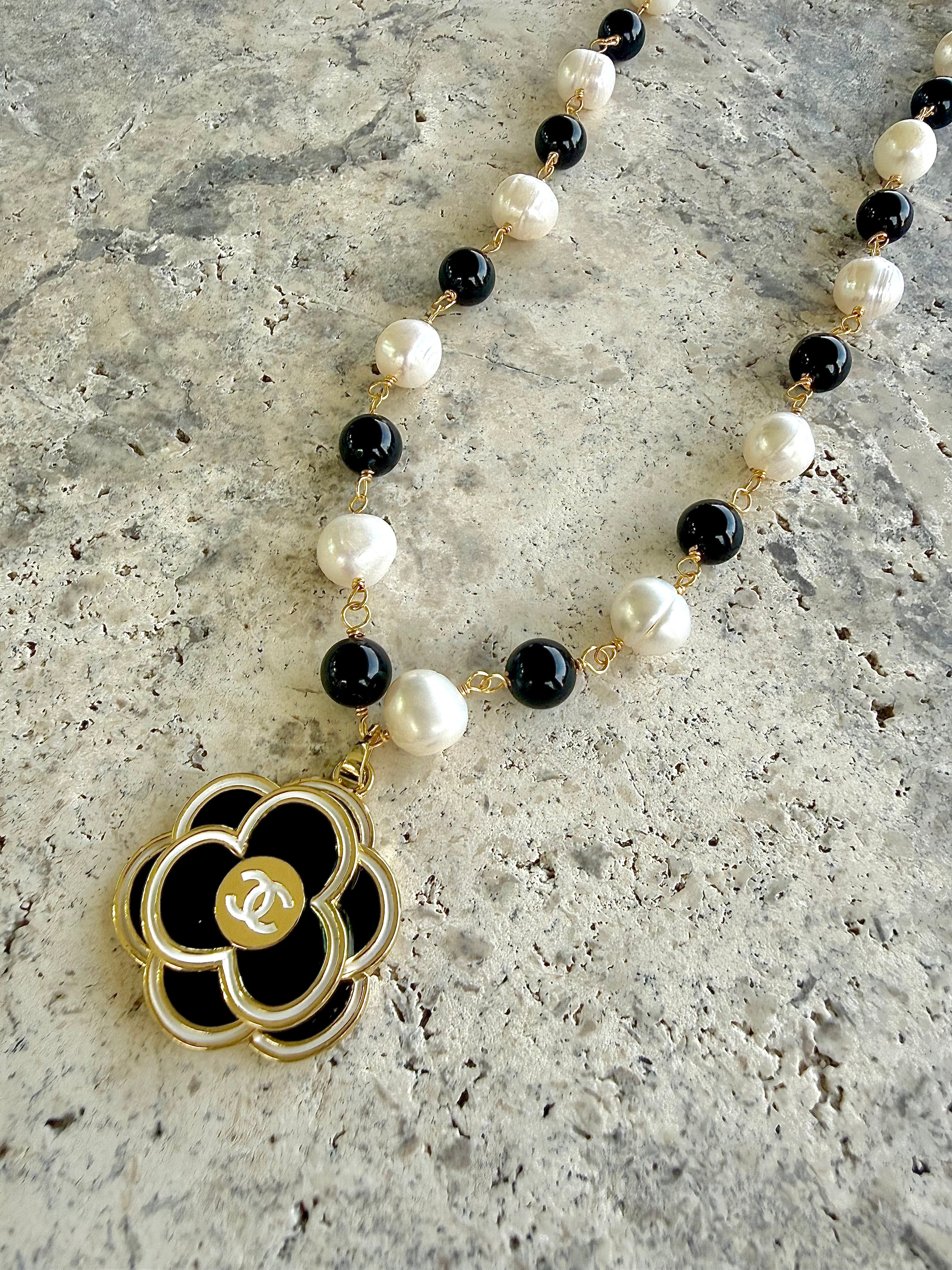 CC Blk & Pearl Flower Necklace