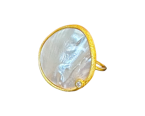 MOTHER OR PEARL RING