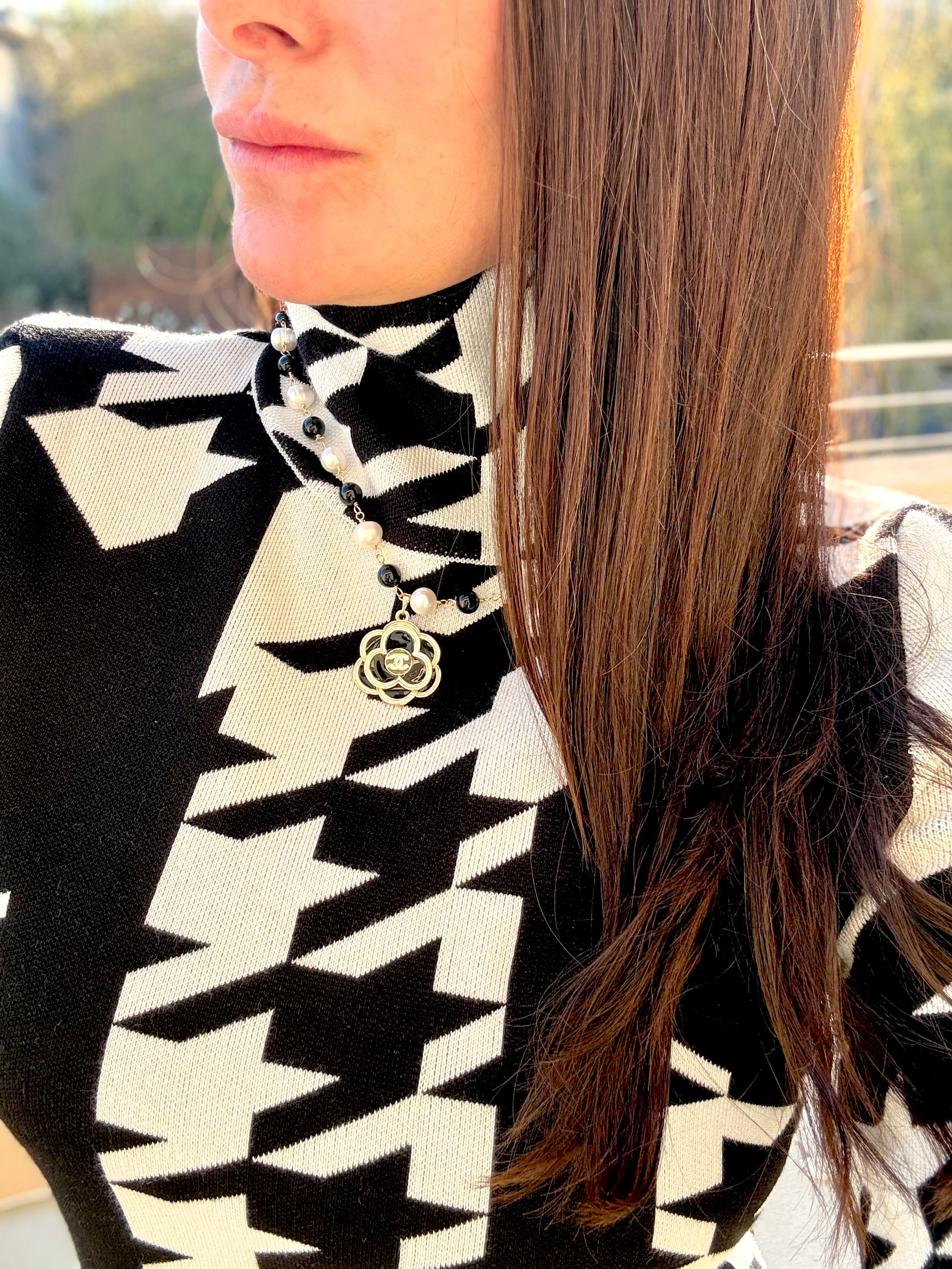 CC Blk & Pearl Flower Necklace