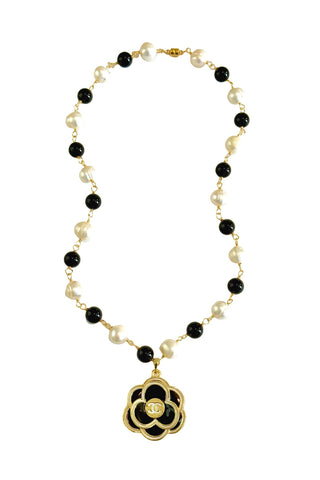CC Blk & Pearl Flower Necklace