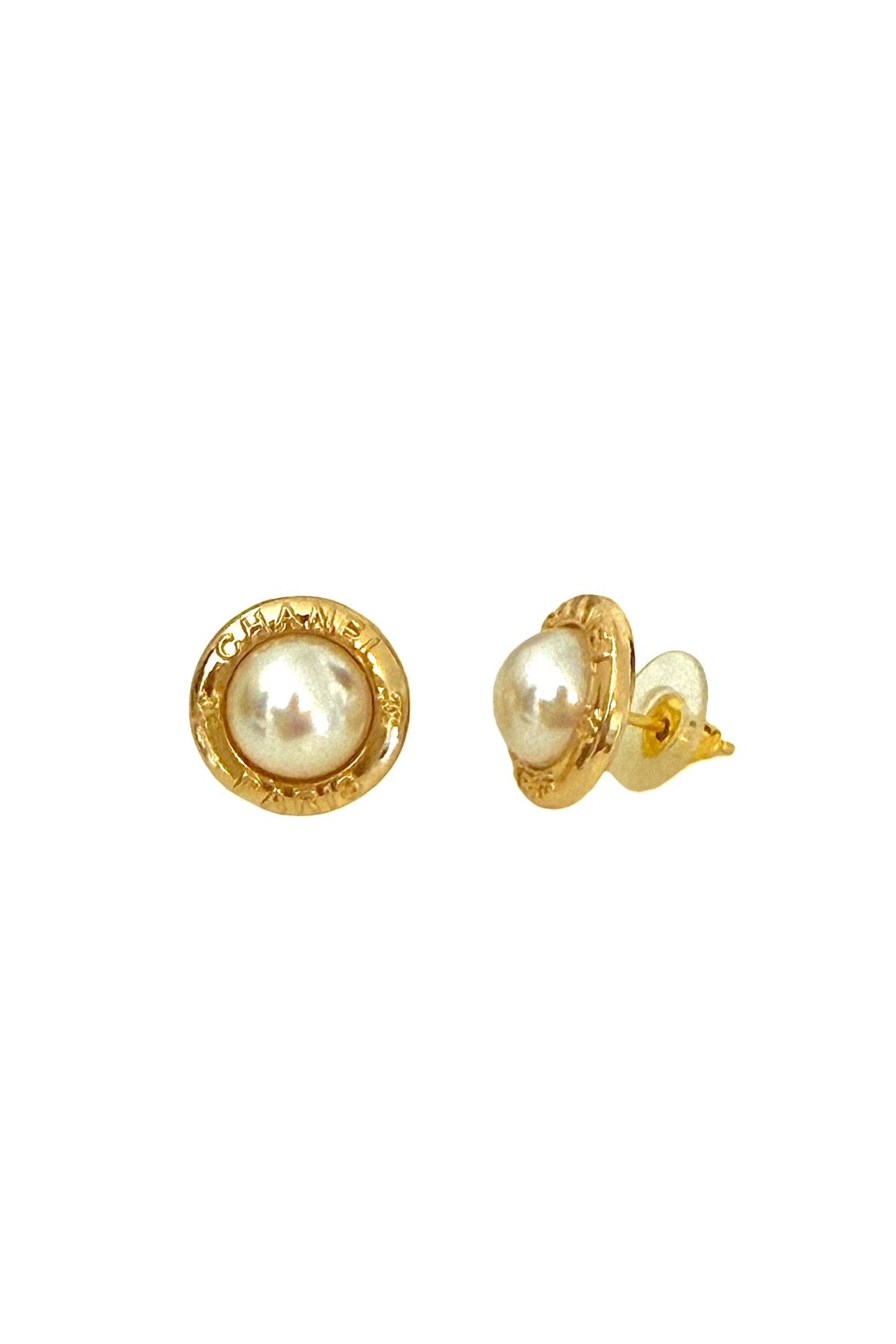 CC Classic Pearl Button Earrings