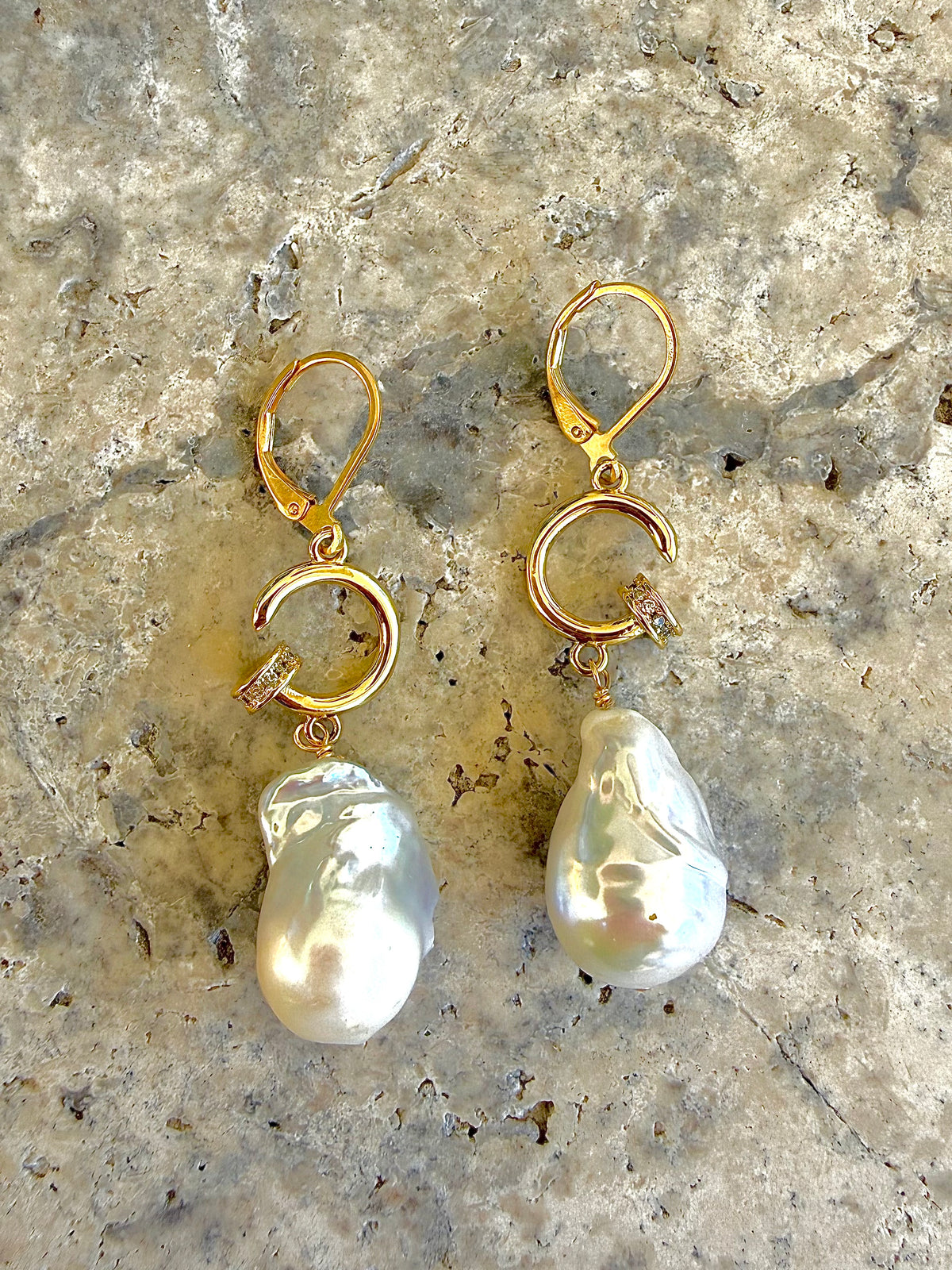 Pearl Un Clou Earrings