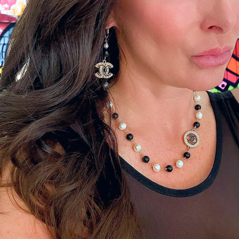 CC Blk/Pearl Sidepiece Necklace