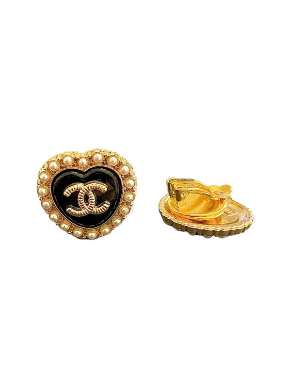 CC Black Heart Pearl Button Earrings – Cimber Designs