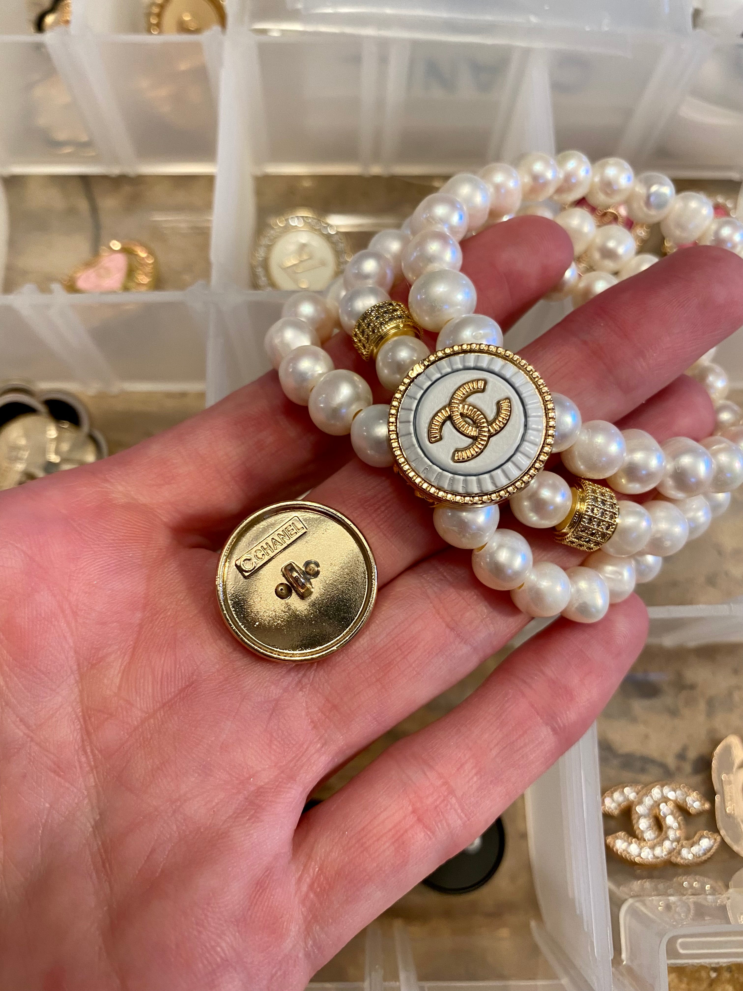 CC White and Gold Button bracelet – Cimber Designs